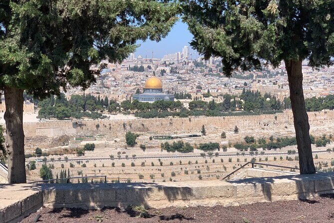 In The Footsteps of Jesus Day Tour - Dguide Self Guiding App - How the Dguide app changes the feel of Jerusalem