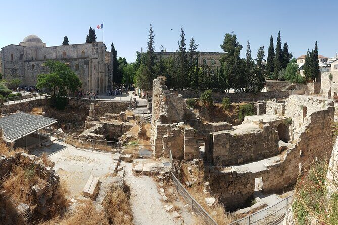 In The Footsteps of Jesus Day Tour - Dguide Self Guiding App - From Damascus Gate to the Garden Tomb: finishing where the story lands