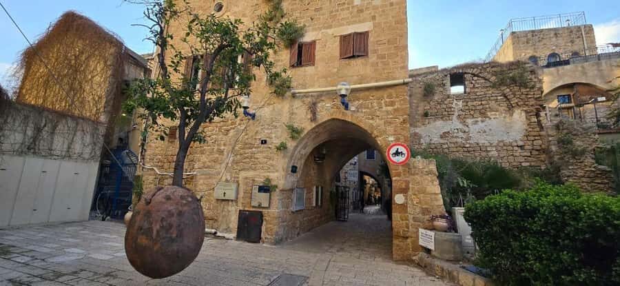 Jaffa's Timeless Tales: Legends & Labyrinths Private Tour - Courtyards and artisan galleries: the quieter side of Old Jaffa