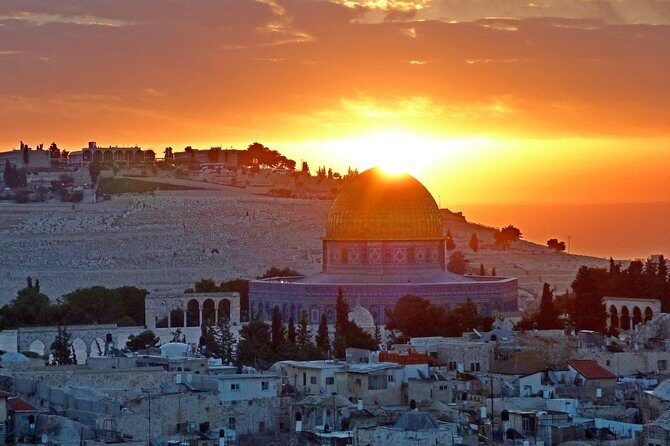 jerusalem classic tour - Stop 5: Church of the Holy Sepulchre (about 1 hour)