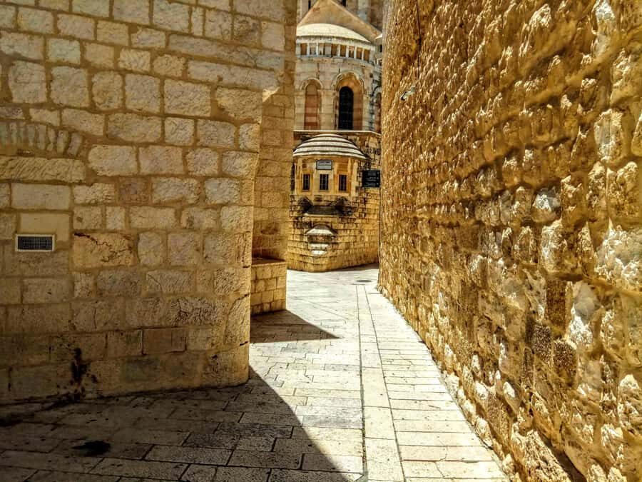 Jerusalem: Old City Private Walking Tour of Religious Sites - Church of the Holy Sepulcher: pilgrims, pressure, and meaning