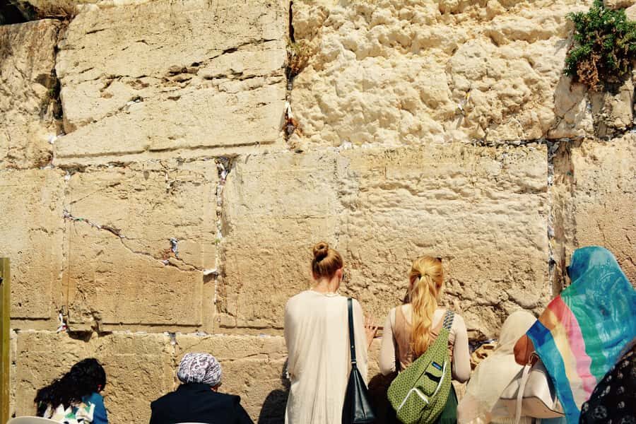 Jerusalem: Old City Shabbat Experience and Walking Tour - Guide quality matters: what you can expect from Liran and Orna-style guiding