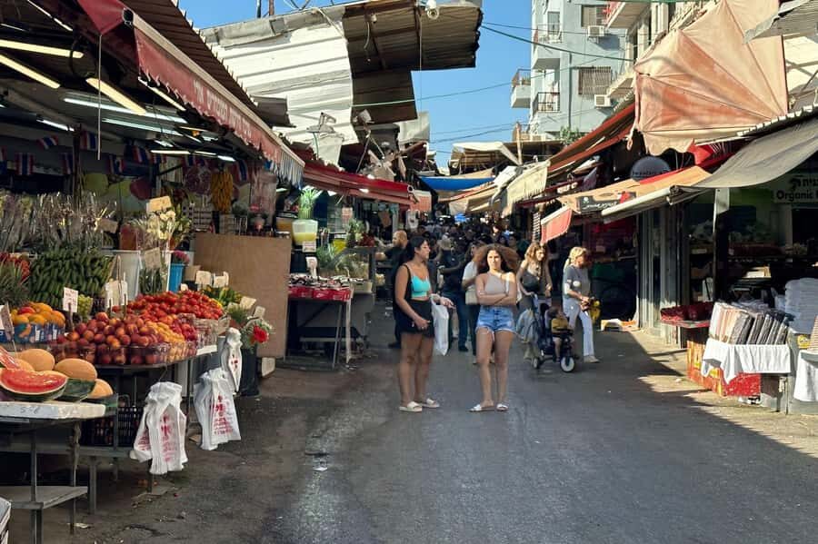 Tel Aviv: Carmel Market & Neighborhood Guided Walking Tour - Nachalat Binyamin: street art and local crafts in the same walk